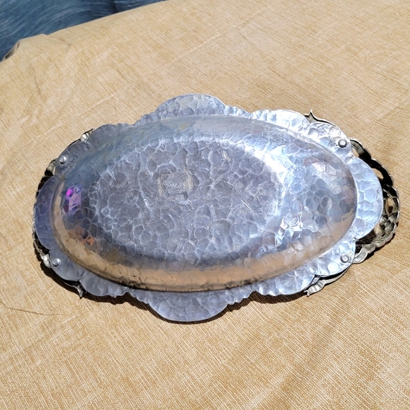 Vintage Rodney Kent Tray, Rodney Kent 404 Hammered Aluminum Tray, Oval with Hand - Picture 6 of 8